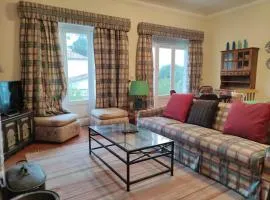 Classic 3BR Sintra Home near Beaches & Palaces
