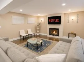 Executive 2BR Lower Suite Private & Spacious Close to USA Border