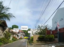 Ashley & Bill's Suites N'Garden, hotel a Carcar