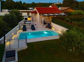 Two-Bedroom Holiday Home In Pomer, hotel v destinaci Pomer