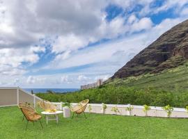 Alaula by AvantStay Gated Security Home w Valley Ocean Views, hotel in Waianae