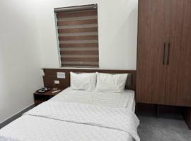 Visip 2 Hotel, hotel v destinaci Van Chan