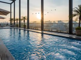 MAY DE VILLE Lakeside Hotel, khách sạn ở Hà Nội