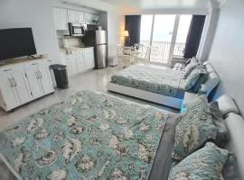 Amazing Ocean View Beachfront Entire Apartment Direct access to Beach