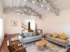 Spacious 4BR Spanish Villa In Hancock Park