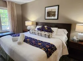 King Bed, Balcony, Pool, Hot Tub, Sauna