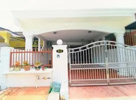 Kulai Taman Desa 4R8Pax near 99speedmart, cowboy