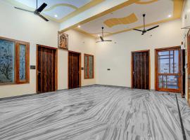 SPOT ON Royal Homestay, khách sạn ở Harthala