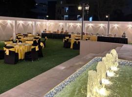 Studio by Jardin, Hotel in Indore