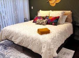 Point Vernon King Garden Retreat, отель в городе Point Vernon