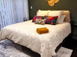 Point Vernon King Garden Retreat