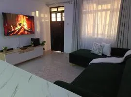 Naivegas-Staycation by Winnie-2 bedrooms