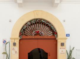 Centro Storico Rooms & Suites, hotel con tinas de hidromasaje en Manfredonia