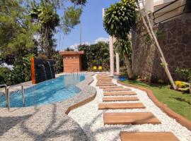 Rumah Kolam Pribadi, hotel in Punten