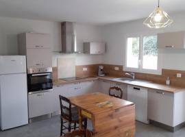 Gîte les lys à Lignières Chatelain, hotel en Lignières-Châtelain