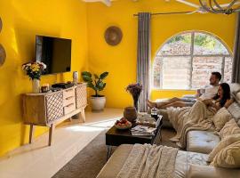 AfricanHouse Z with Creek View in Mombasa - Mtwapa 2bedroom with an Inhouse multistation gym, Villa in Mtwapa