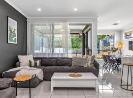 Reef Retreat - Modern Beach House Sanctuary, ξενοδοχείο σε Port Noarlunga