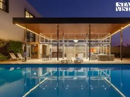 StayVista at La Mer - Pool, Lawn & BBQ