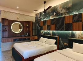 Estuary Dreamz BOATEL, отель в городе Virāmpattinam
