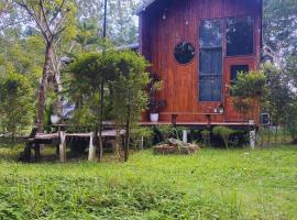 Baanraipoonwana Baanboonmak, hotel di Ban Don Klang