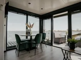 Houseboat Plus Uitgeest