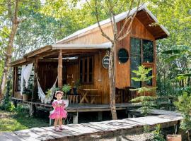 Baanraipoonwana Baanboonmak, hotel a Ban Don Klang