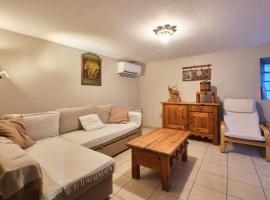 Gîte Les Dames, Hotel in Mens