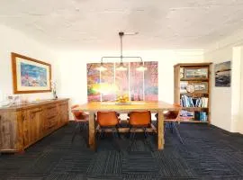 Aloha Bayside lower ground suite with full kitchen