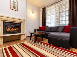 Vacation Home in Starosel Pool & Spa, hotel v destinaci Starosel