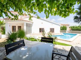 Hauzify I Vanessa Park, viešbutis mieste El Casalot