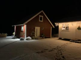 The Blomsholm Cabin - Recharge Your Electric Car, cabin in Strömstad