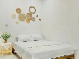 The Mountain Homestay & Cafe