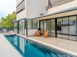 Amazing Apartment In Zadar With Heated Swimming Pool