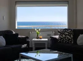 Coral Serviced Apartments with Sea View and Balcony