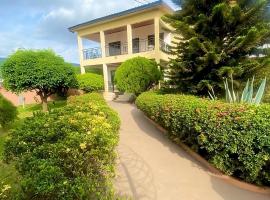 Ghouse - Ideal For Friends - family And Corporate, hotel v destinaci Apenkwa