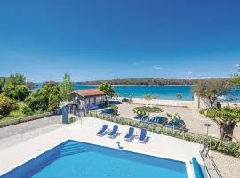 2 Bedroom Stunning Apartment In Punat