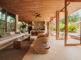 Villa Lexi Bingin - Luxury Two-Bedroom Villa with Pool and Sauna