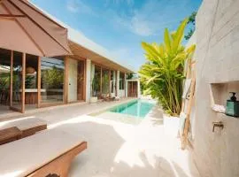 Villa Lexi Bingin - Luxury Two-Bedroom Villa with Pool and Sauna
