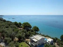 Villa Alkyoni by PosarelliVillas