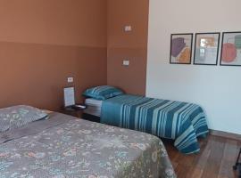 Apê Estúdio Rodrigues 02, hotel in Paranaíba