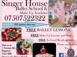 BARBIE HOUSE & BALLET & MAKE UP SCHOOL , On Ground Floor a 2 Bedroom Garden Apartment with Private Car Space , Opposite Paignton Pier , 2 Double Beds , 2 Single beds Kitchen & Air Fryer , Reception to Help you