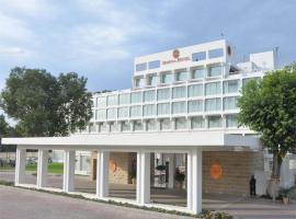 Peshawar Serena Hotel, hotel familiar en Peshawar