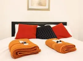 1 Bedroom Apartment By The River