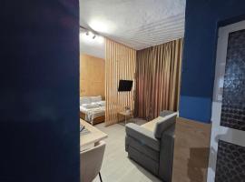 VILLA CABARE Apartments&Rooms, hotel in Durrës