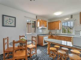 Casa Rural con vistas panorámicas hasta 9 personas, hotel i Mocanal