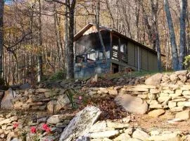Peaceful Eclectic Mountain Cabin with Screened Porch Near Black Mountain | Black Mountain, NC