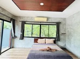 Share pool 1 room 2 bedroom