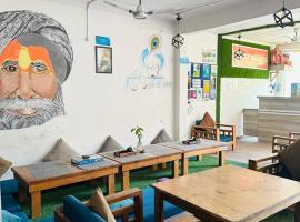 Hop Inn Hostels Rishikesh, hotel in Tapovan