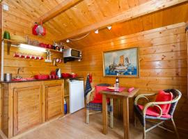 Private Wooden House, chalet in Algoz