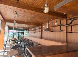 Best Inn Hostel Patong, hotelli Patong Beachillä